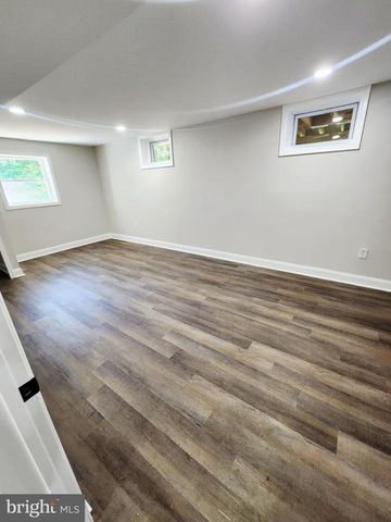 21 SALVINGTON RD, Fredericksburg, VA 22405