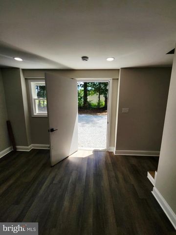 21 SALVINGTON RD, Fredericksburg, VA 22405