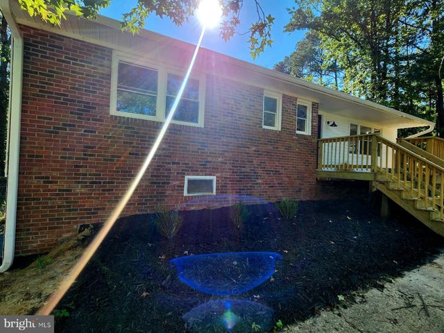 21 SALVINGTON RD, Fredericksburg, VA 22405