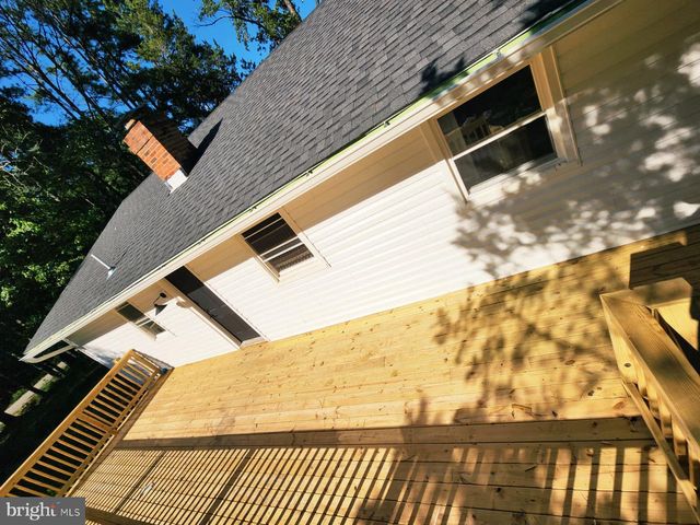 21 SALVINGTON RD, Fredericksburg, VA 22405