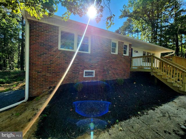 21 SALVINGTON RD, Fredericksburg, VA 22405