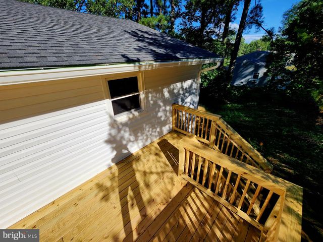 21 SALVINGTON RD, Fredericksburg, VA 22405