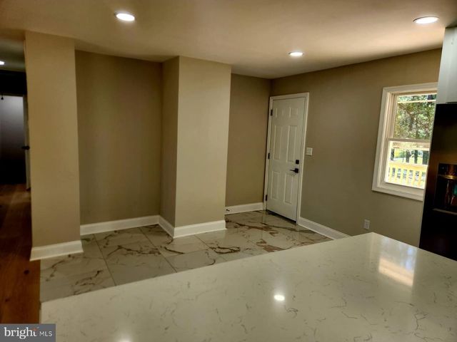 21 SALVINGTON RD, Fredericksburg, VA 22405