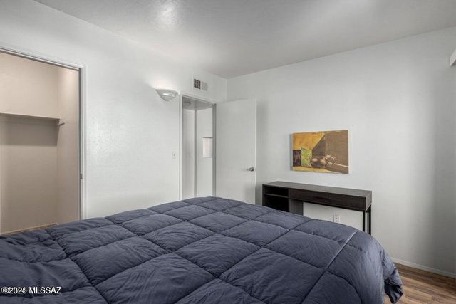 1810 E Blacklidge Dr Apt 123, Tucson, AZ 85719