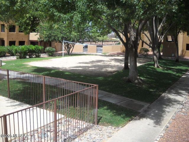 1810 E Blacklidge Dr Apt 123, Tucson, AZ 85719