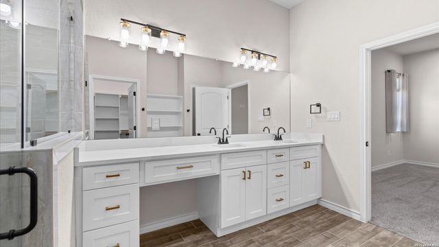 8511 Ventura, Selma, TX 78154