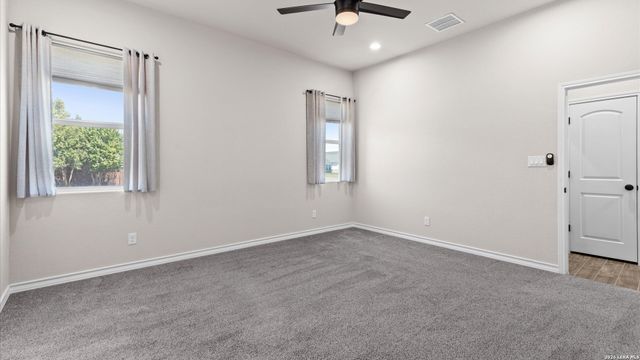 8511 Ventura, Selma, TX 78154