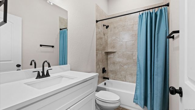 8511 Ventura, Selma, TX 78154