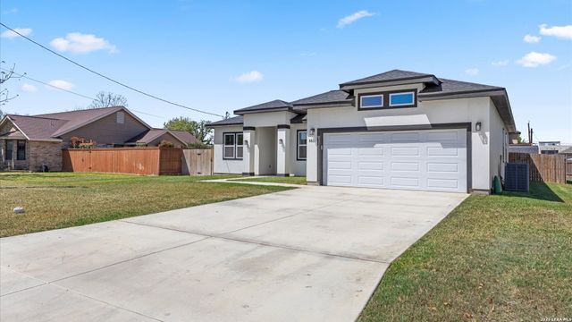 8511 Ventura, Selma, TX 78154