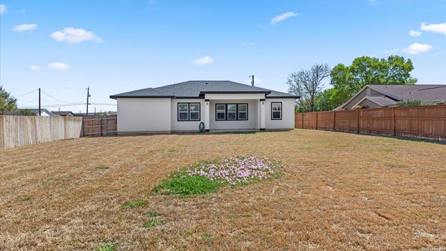 8511 Ventura, Selma, TX 78154