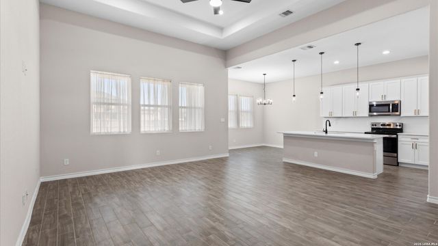 8511 Ventura, Selma, TX 78154