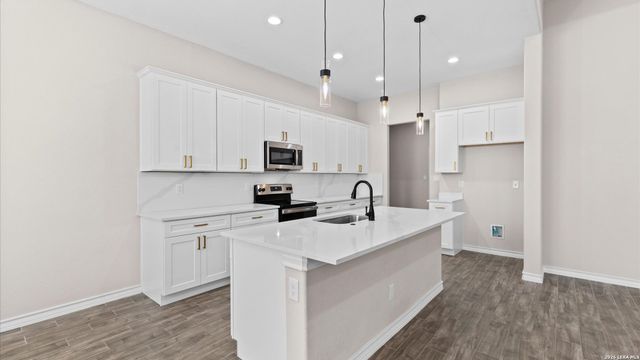 8511 Ventura, Selma, TX 78154