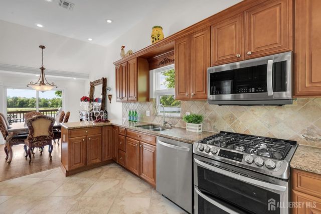 154 Devoe Avenue, Spotswood, NJ 08884