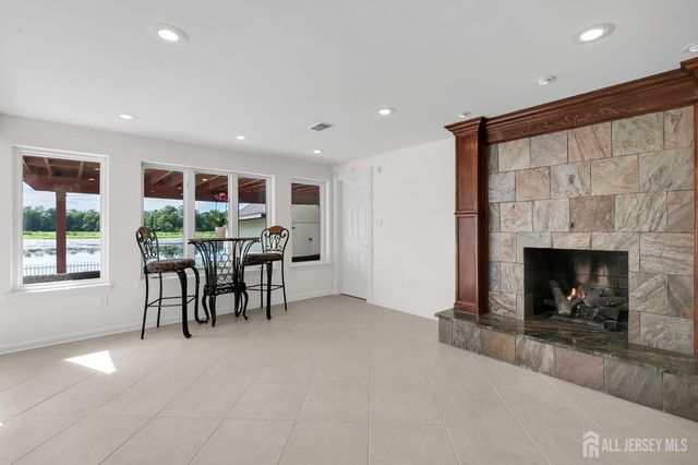 154 Devoe Avenue, Spotswood, NJ 08884
