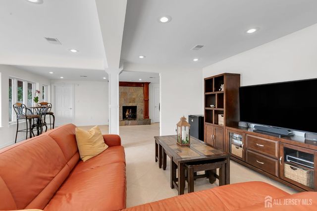 154 Devoe Avenue, Spotswood, NJ 08884