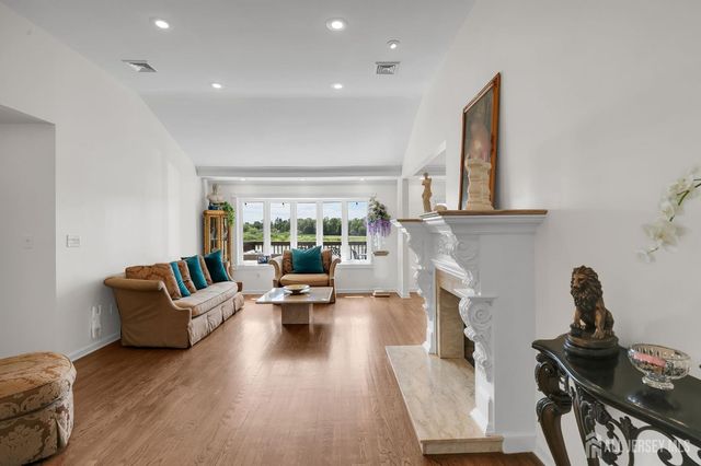 154 Devoe Avenue, Spotswood, NJ 08884