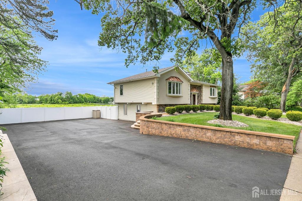 154 Devoe Avenue, Spotswood, NJ 08884