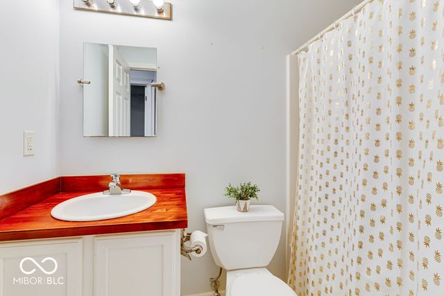 12353 Driftstone Drive, Fishers, IN 46037