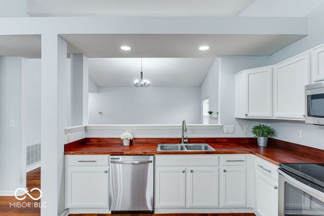 12353 Driftstone Drive, Fishers, IN 46037