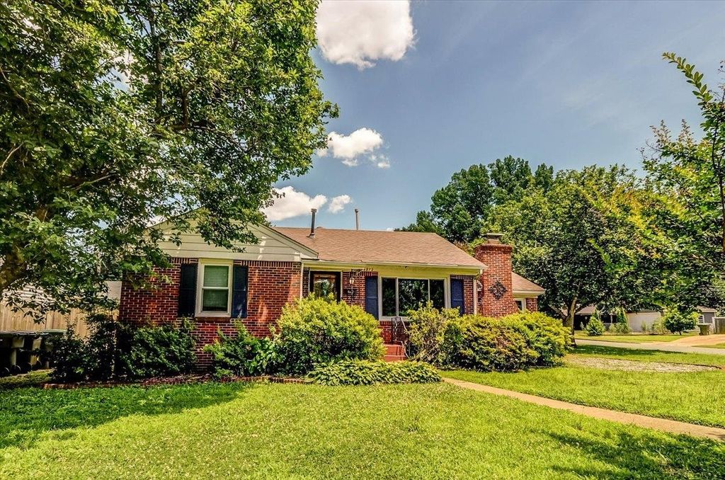 4872 FLAMINGO RD, Memphis, TN 38117