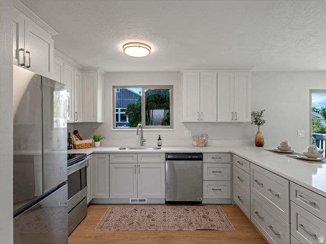 1384 E SUDBURY AVE, Sandy, UT 84093