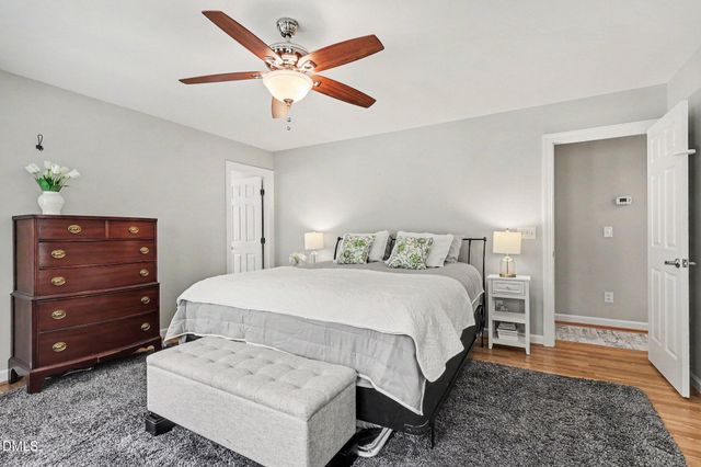 102 Maple Crest Court, Apex, NC 27502