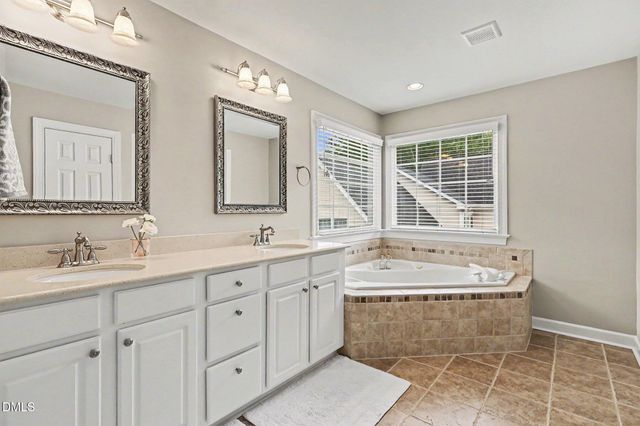 102 Maple Crest Court, Apex, NC 27502