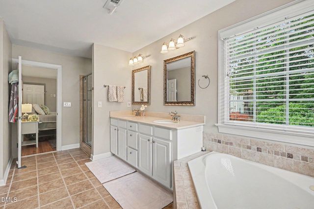 102 Maple Crest Court, Apex, NC 27502
