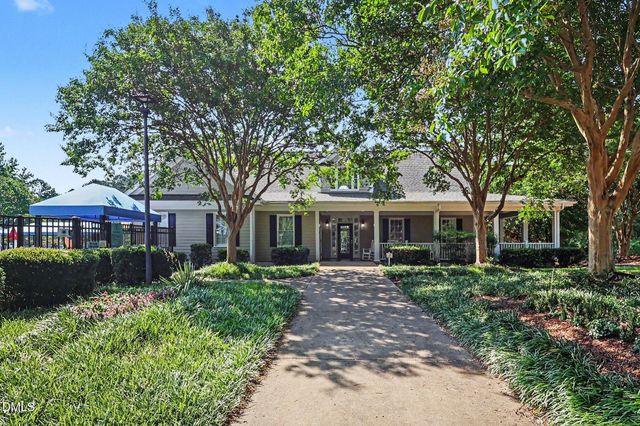 102 Maple Crest Court, Apex, NC 27502