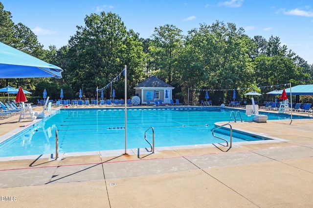 102 Maple Crest Court, Apex, NC 27502