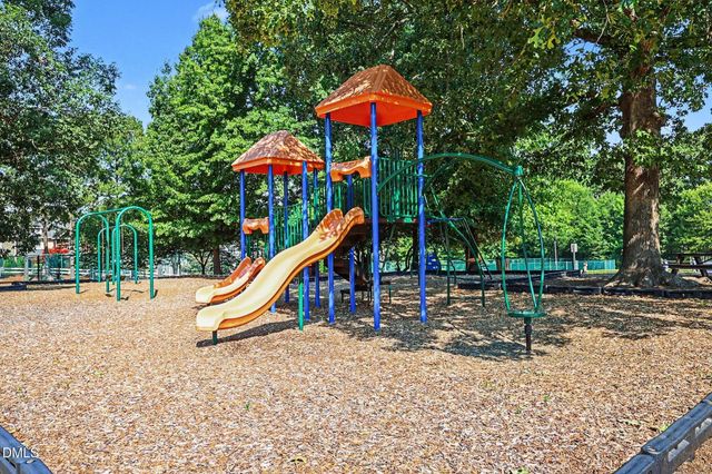 102 Maple Crest Court, Apex, NC 27502