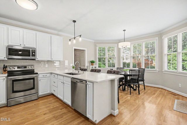 102 Maple Crest Court, Apex, NC 27502