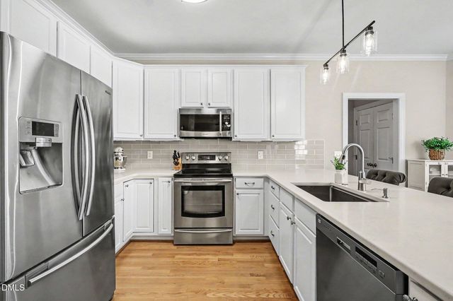 102 Maple Crest Court, Apex, NC 27502