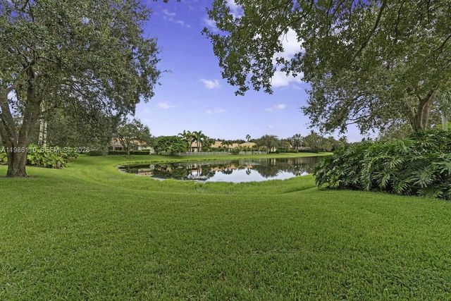 2862 Irma Lake Dr, West Palm Beach, FL 33411