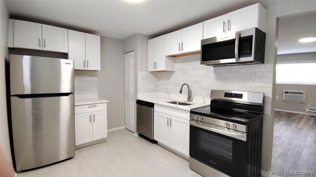 1770 E Woodward Heights Boulevard E3, Hazel Park, MI 48030