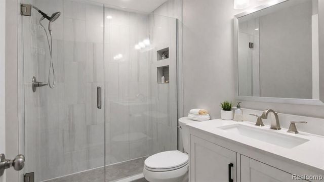 1770 E Woodward Heights Boulevard E3, Hazel Park, MI 48030