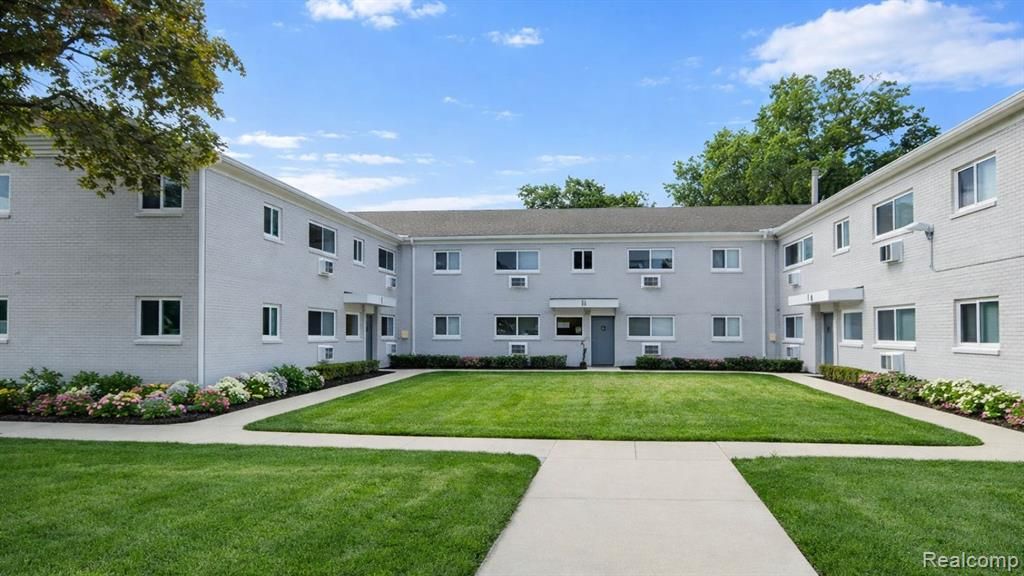 1770 E Woodward Heights Boulevard E3, Hazel Park, MI 48030