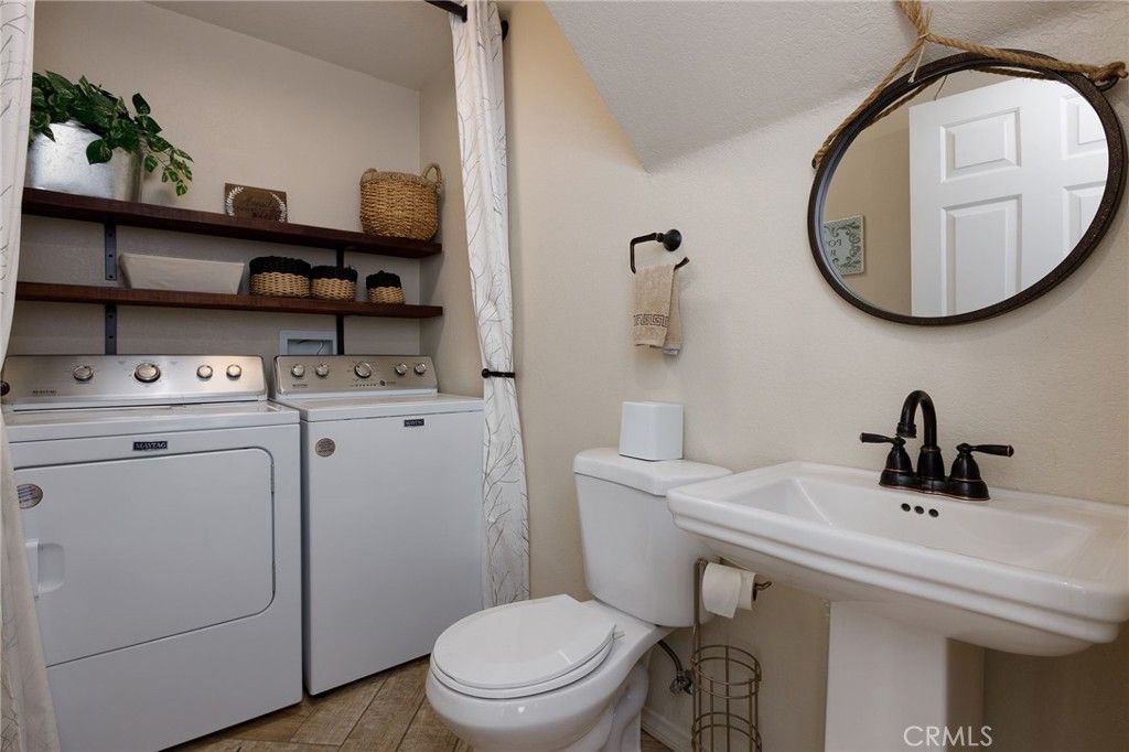 Image 13 of property listing at 1164 Klondike, Lake Arrowhead, CA 92352