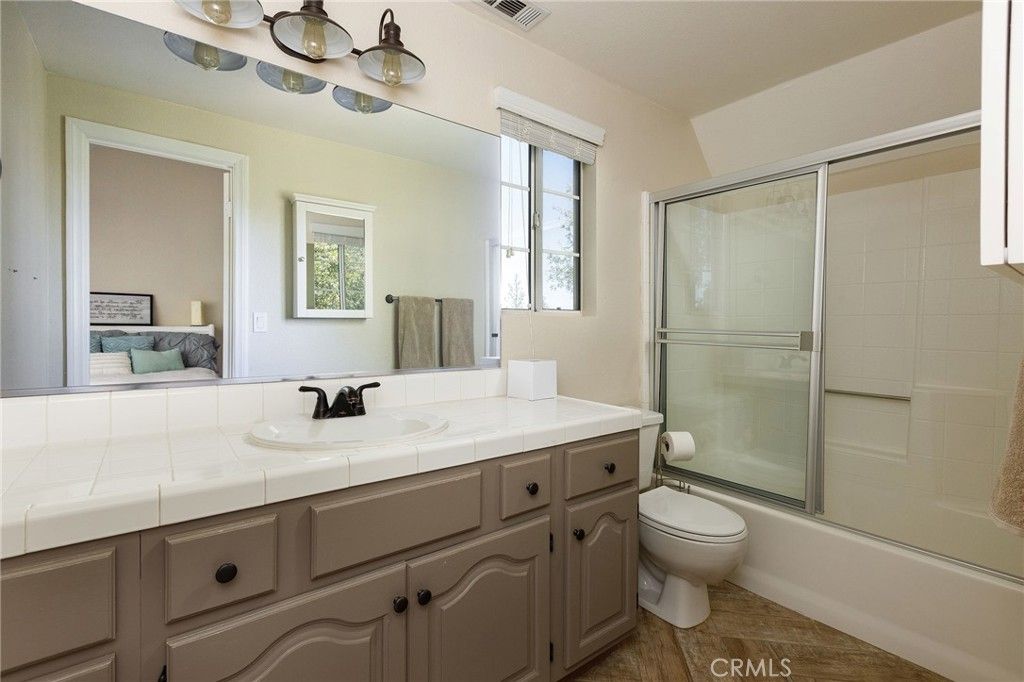 Image 18 of property listing at 1164 Klondike, Lake Arrowhead, CA 92352