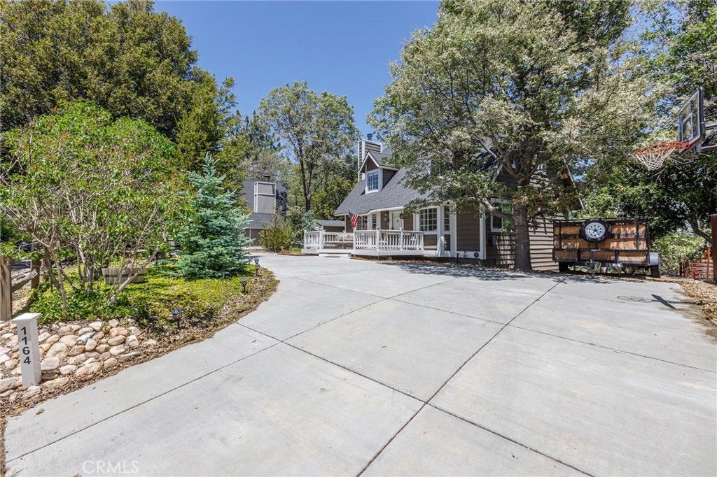 Image 23 of property listing at 1164 Klondike, Lake Arrowhead, CA 92352