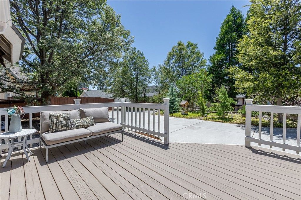Image 24 of property listing at 1164 Klondike, Lake Arrowhead, CA 92352