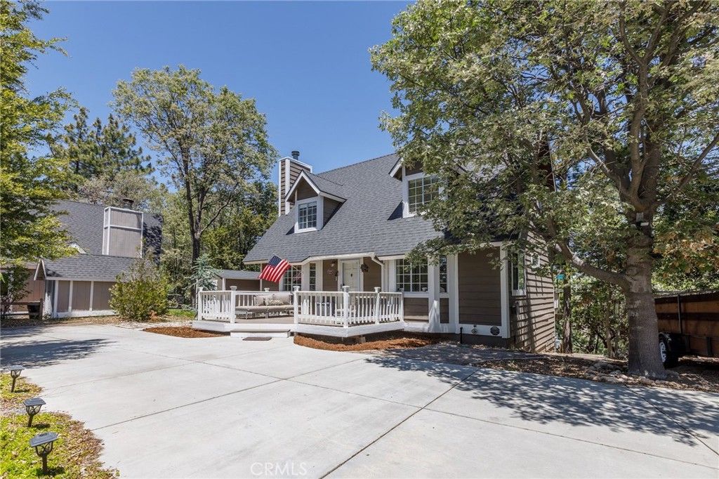 Image 3 of property listing at 1164 Klondike, Lake Arrowhead, CA 92352