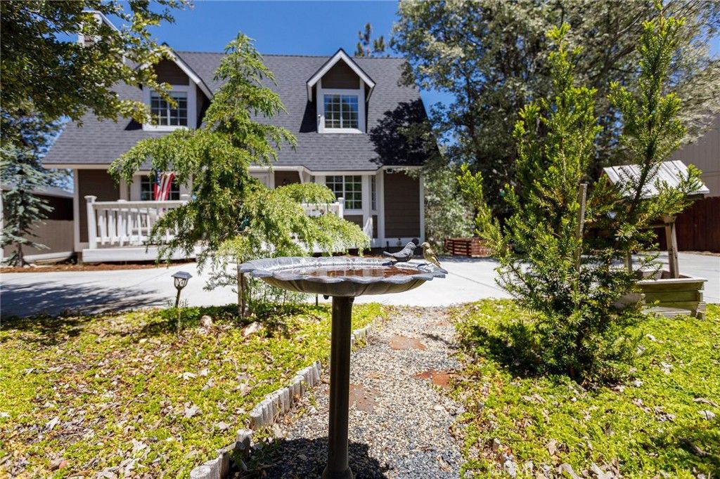 Image 4 of property listing at 1164 Klondike, Lake Arrowhead, CA 92352