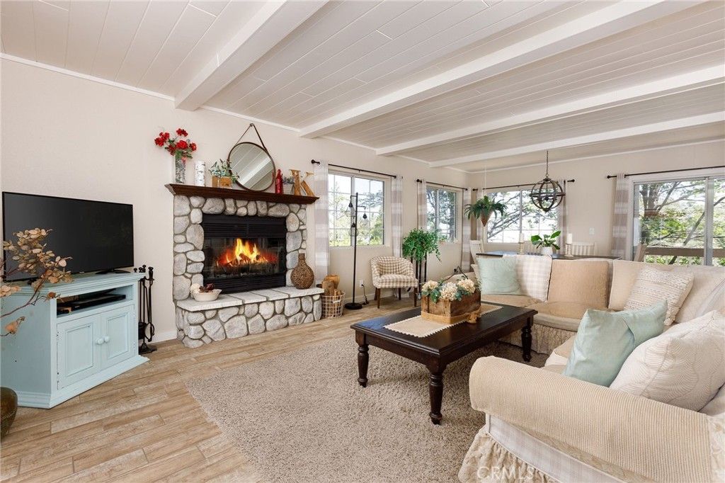 Image 7 of property listing at 1164 Klondike, Lake Arrowhead, CA 92352