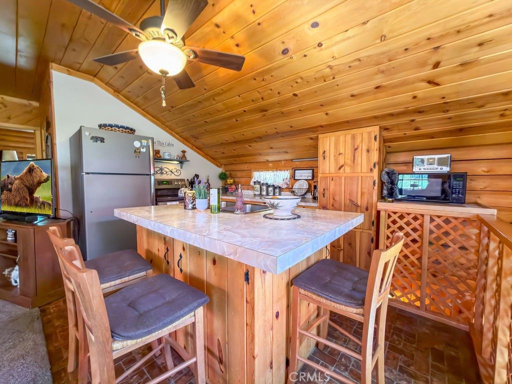Image 16 of property listing at 2800 Rainier Way, Pine Mountain Club, CA 93222