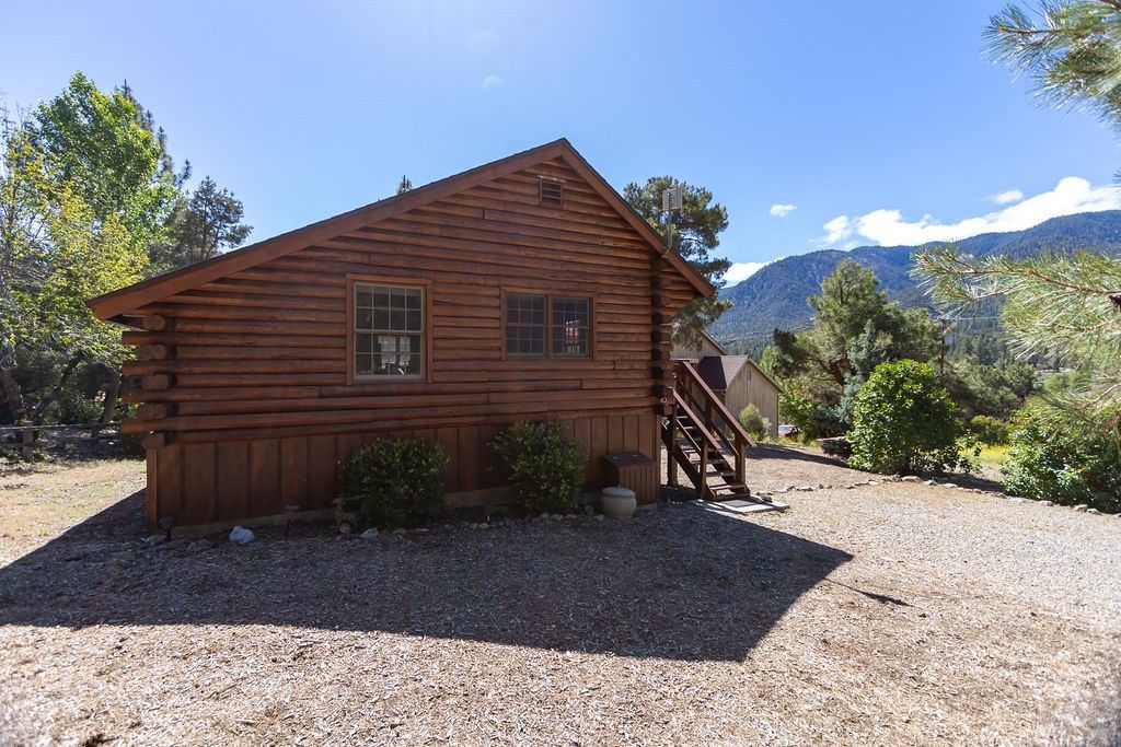 Image 38 of property listing at 2800 Rainier Way, Pine Mountain Club, CA 93222