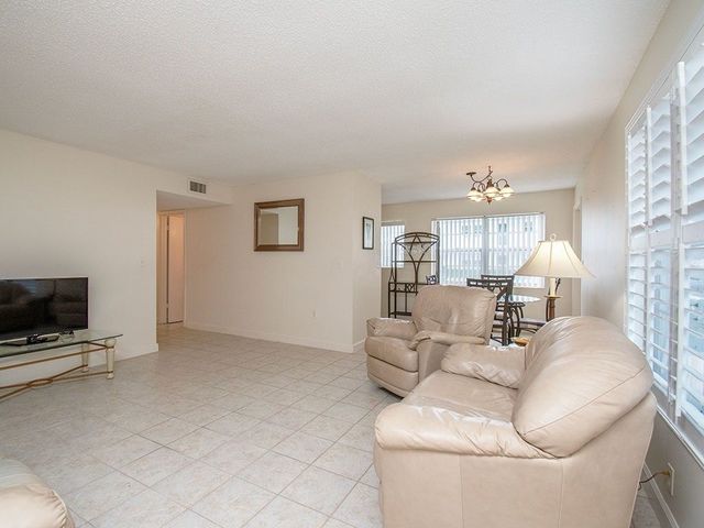 2800 Indian River Boulevard 1N, Vero Beach, FL 32960