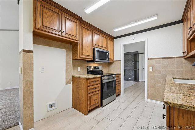 5841 S 73rd East Avenue, Tulsa, OK 74145