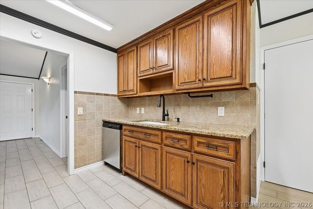 5841 S 73rd East Avenue, Tulsa, OK 74145