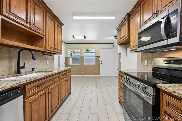 5841 S 73rd East Avenue, Tulsa, OK 74145